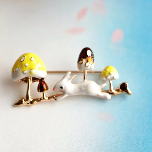 NWT cute bunny brooch - Picture 1 of 10